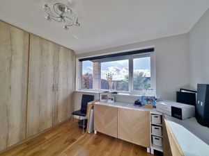 Photo 18- click for photo gallery